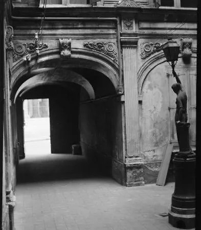 Appartement In Historical Monument In Center